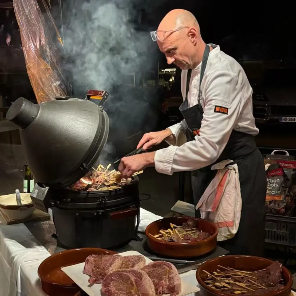 No table no stool (7).webp